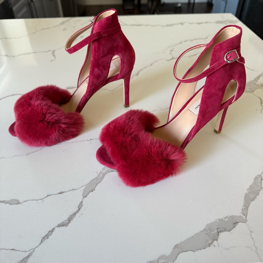 Women’s Red Fur Detail Suede Stiletto Heels ❤️